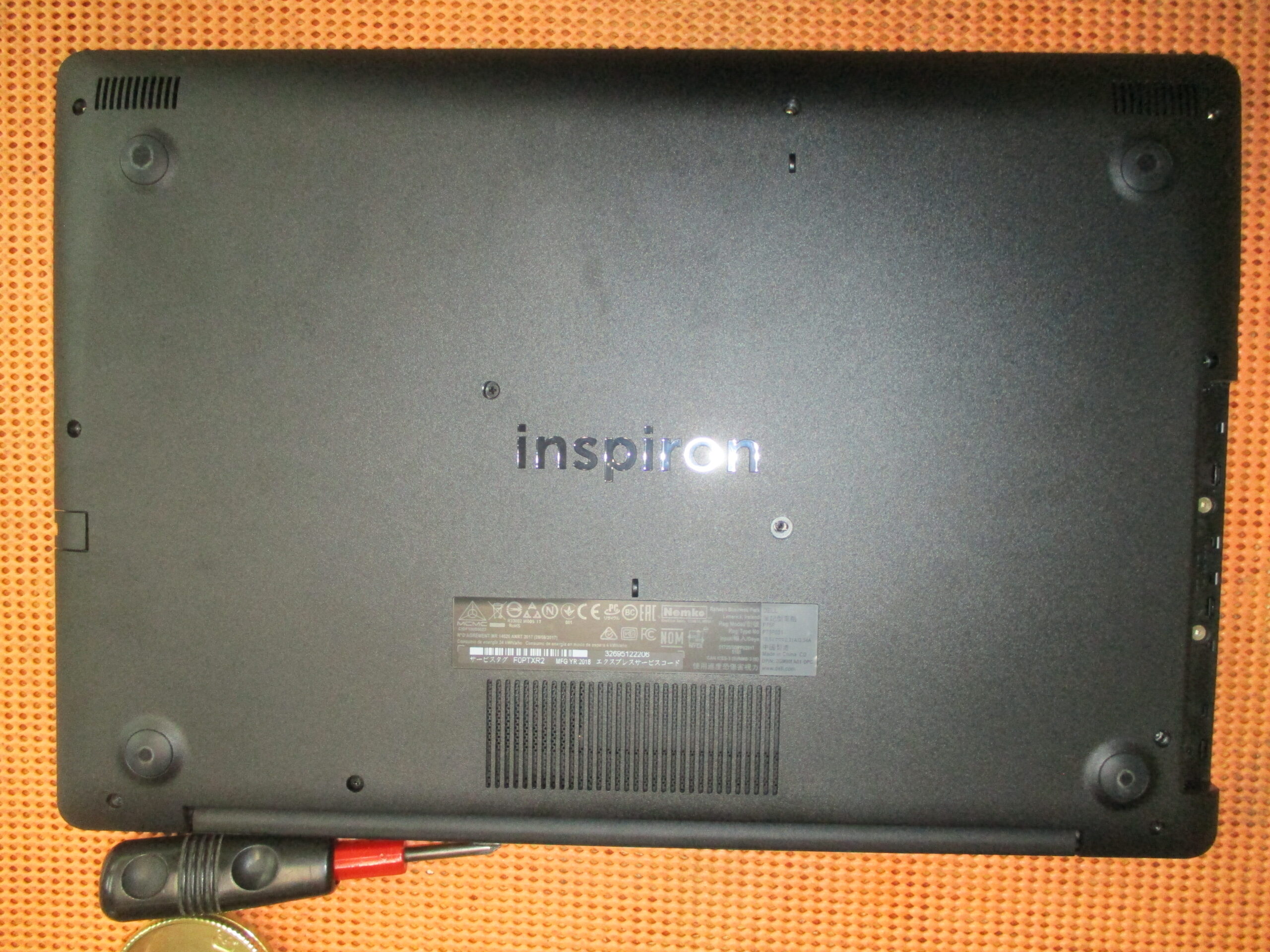 ”DELL P75F inspiron”